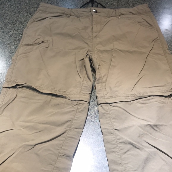Iceberg Medium convertible pants. Tan. Outdoor. Zip off. Multiple pockets - Picture 3 of 14